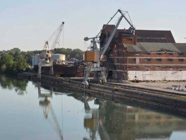Portalkran mit Ausleger am Hafen Hildesheim bei der Kranführerausbildung