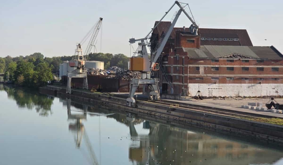 Portalkran mit Ausleger am Hafen Hildesheim bei der Kranführerausbildung